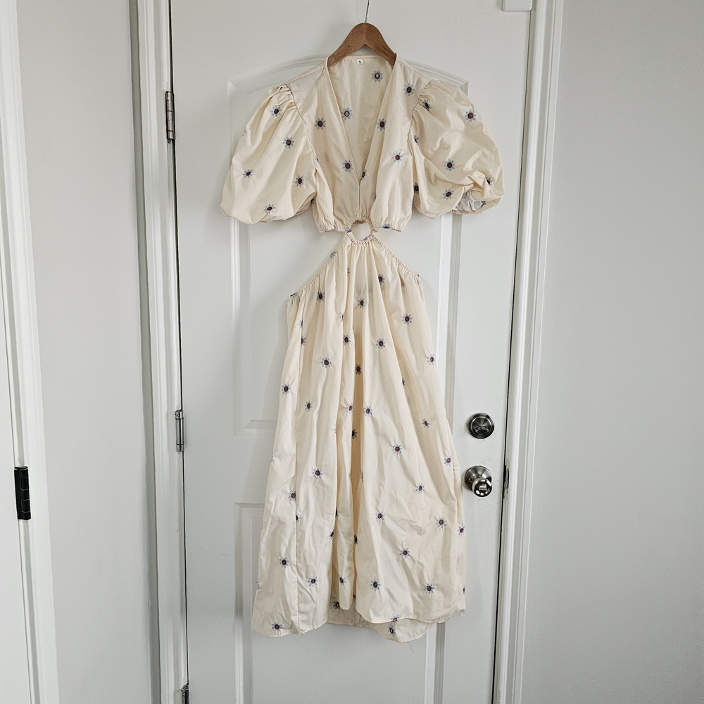 Elegant Cream Floral Maxi Dress sz small s